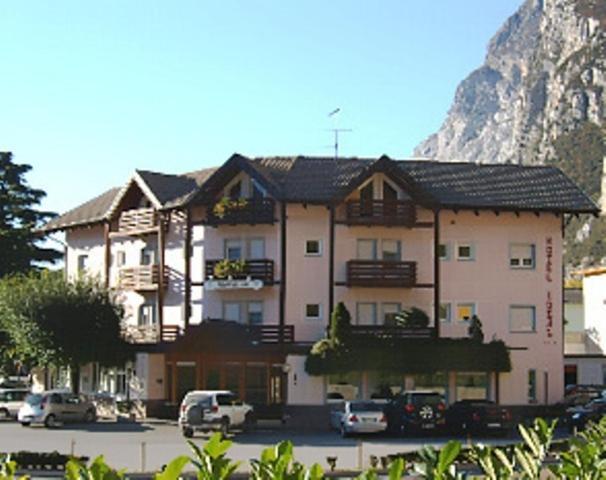 Hotel Ideal Sarche di Calavino Exteriör bild
